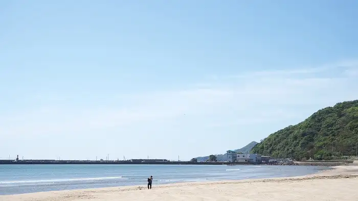 この夏、日本でウォータースポーツを楽しむならどこへ行こう？透き通った海、白い砂浜、美しい夕日、そして人里離れた無人島など、夢のようなビーチ10選をご紹介！ぜひこのリストをブックマークしてください！