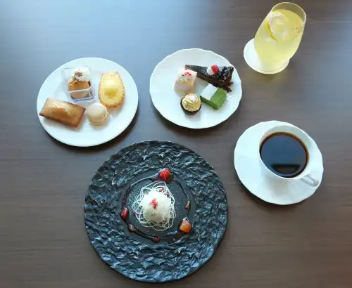 【名古屋の宿泊施設】名古屋プリンスホテルスカイタワーに登り、家族と一緒に水上ボートに乗って空からの夢のような景色をお楽しみください。